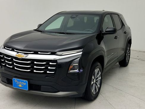 Used 2025 Chevrolet Equinox LT FWD image 4