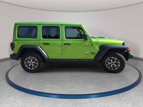Used 2026 Jeep Wrangler Unlimited Sport AWD/4WD image 4
