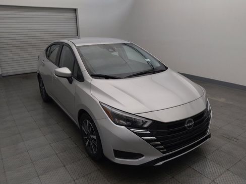 Used 2025 Nissan Versa SV image 13