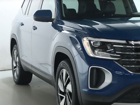 Certified 2026 Volkswagen Atlas SE w/ Panoramic Sunroof Package AWD/4WD image 8