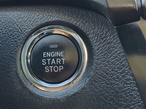 Used 2017 Toyota Sienna SE w/ SE Preferred Package image 29