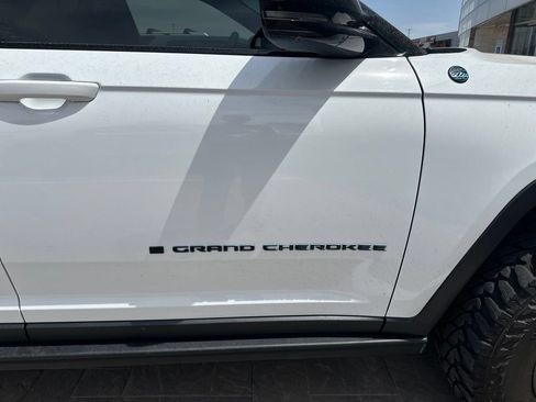 Used 2022 Jeep Grand Cherokee Trailhawk w/ Advanced Protech Group II AWD/4WD image 16