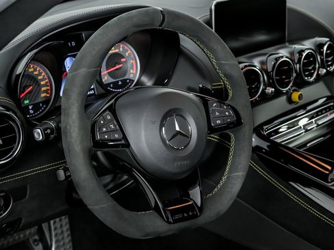 Used 2018 Mercedes-Benz AMG GT R image 23