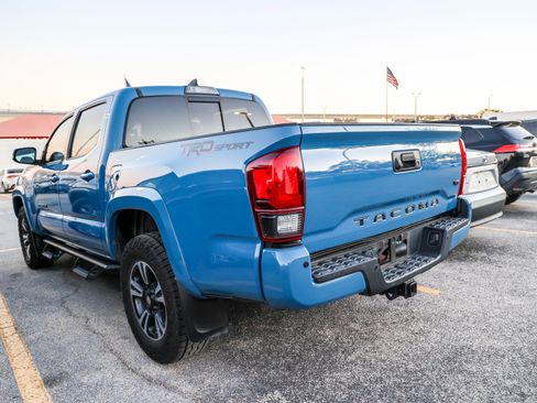 Used 2019 Toyota Tacoma TRD Sport w/ Technology Package image 10