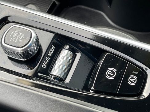 Used 2020 Volvo S60 T6 R-Design image 42