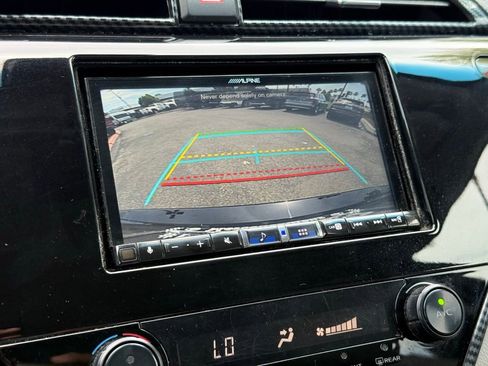 Used 2019 Toyota Camry SE FWD image 3