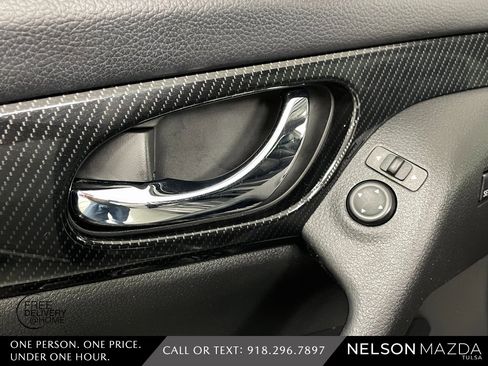 Used 2019 Nissan Rogue SL image 21