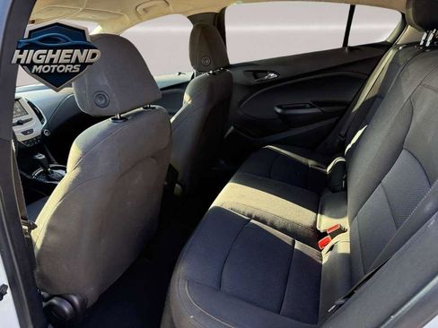 Used 2018 Chevrolet Cruze LS image 17