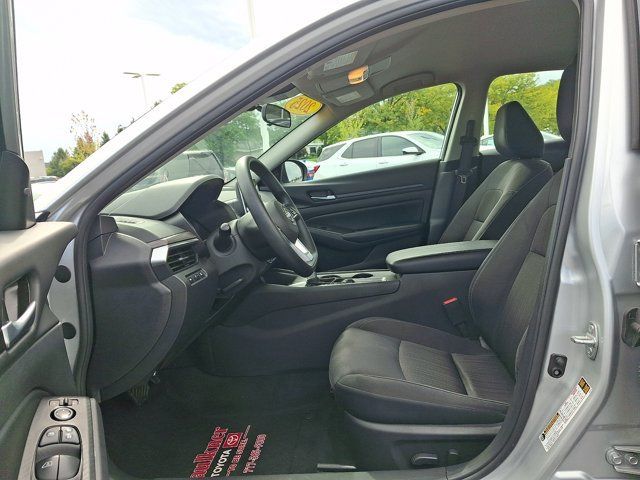 Used 2025 Nissan Altima 2.5 SV AWD/4WD image 13