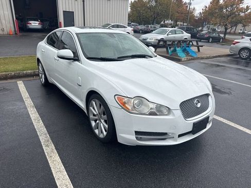 Used 2011 Jaguar XF Premium image 3
