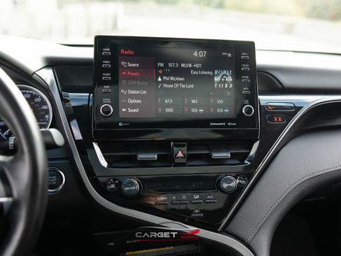 Used 2021 Toyota Camry XLE image 28