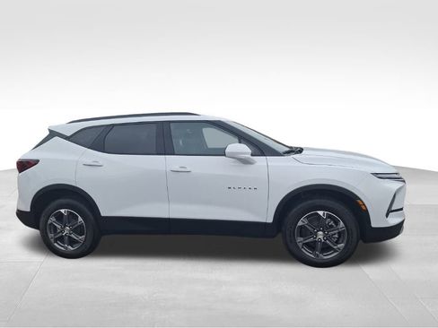 New 2026 Chevrolet Blazer LT w/ Convenience Package FWD image 7