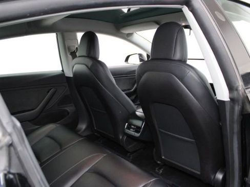 Used 2019 Tesla Model 3 Long Range image 16