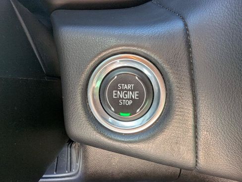 Used 2022 Chevrolet Suburban Premier AWD/4WD image 18