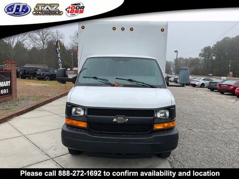 Used 2013 Chevrolet Express 3500 Extended image 2