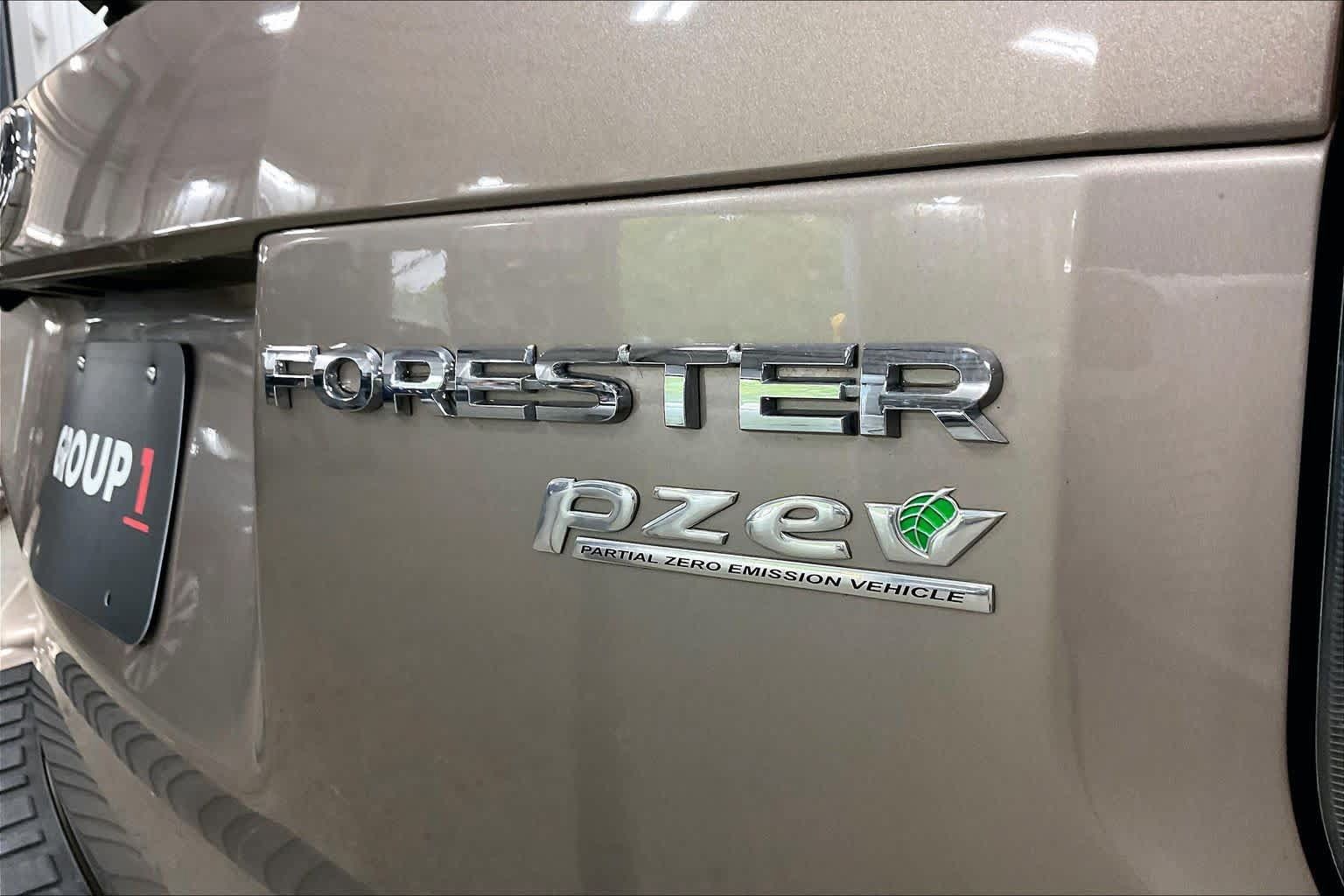 Used 2015 Subaru Forester 2.5i Premium AWD/4WD image 9