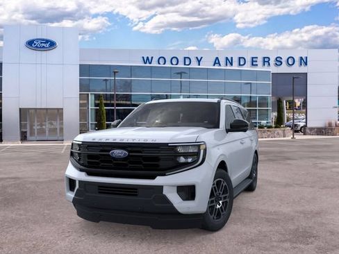New 2026 Ford Expedition Active RWD image 2