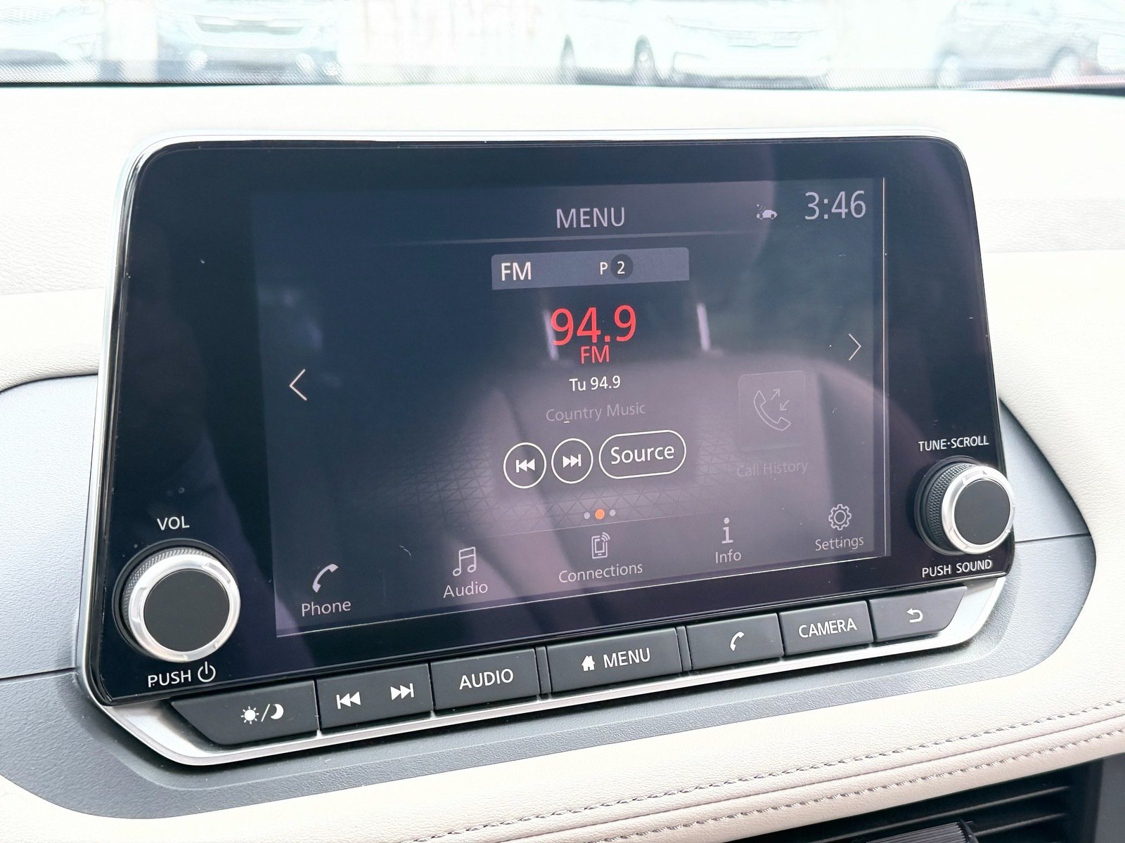 Used 2024 Nissan Rogue SV FWD image 23