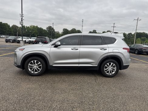Used 2020 Hyundai Santa Fe SE FWD image 2