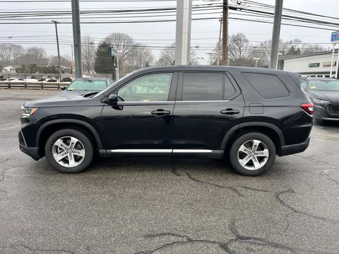 Used 2025 Honda Pilot EX-L image 6