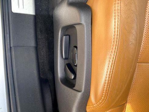 Used 2012 Lincoln MKT FWD image 16