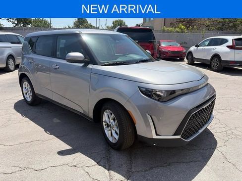 Used 2025 Kia Soul S FWD image 1