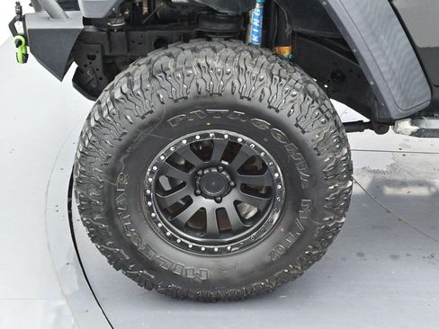 Used 2020 Jeep Gladiator Rubicon AWD/4WD image 34