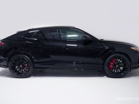 Used 2022 Lamborghini Urus AWD/4WD image 3