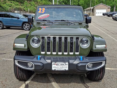 Used 2023 Jeep Wrangler Unlimited Sahara w/ Cold Weather Group AWD/4WD image 2