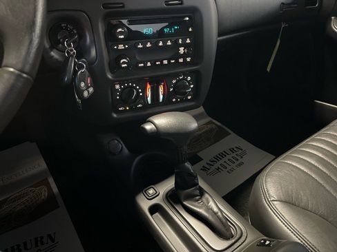 Used 2004 Chevrolet Monte Carlo SS w/ Dale Earnhardt Jr. Package image 36