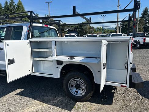 New 2026 Ford F250 XL w/ XL Chrome Package AWD/4WD image 8
