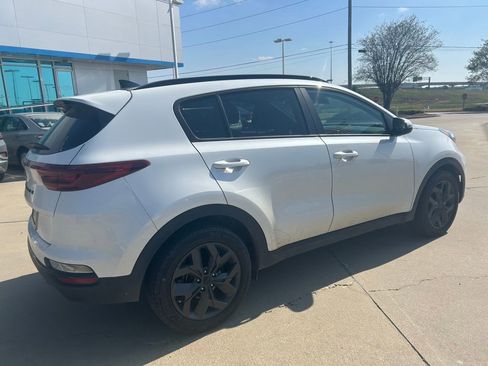 Used 2022 Kia Sportage Nightfall Edition image 11
