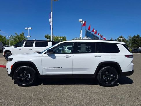 Certified 2023 Jeep Grand Cherokee L Limited w/ Luxury Tech Group II RWD image 8
