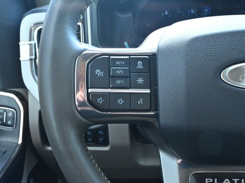 Used 2025 Ford F450 Platinum w/ Platinum Plus Package image 30