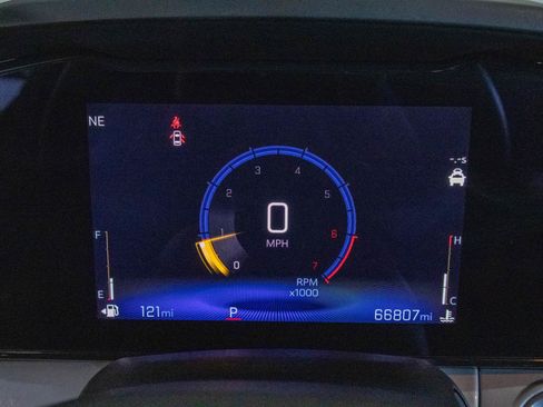 Used 2024 Chevrolet Trax LT w/ Driver Confidence Package FWD image 14