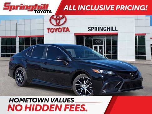 Used 2023 Toyota Camry SE FWD image 1