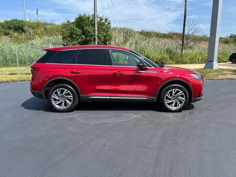 Certified 2025 Lincoln Corsair AWD w/ Equipment Group 101A image 6