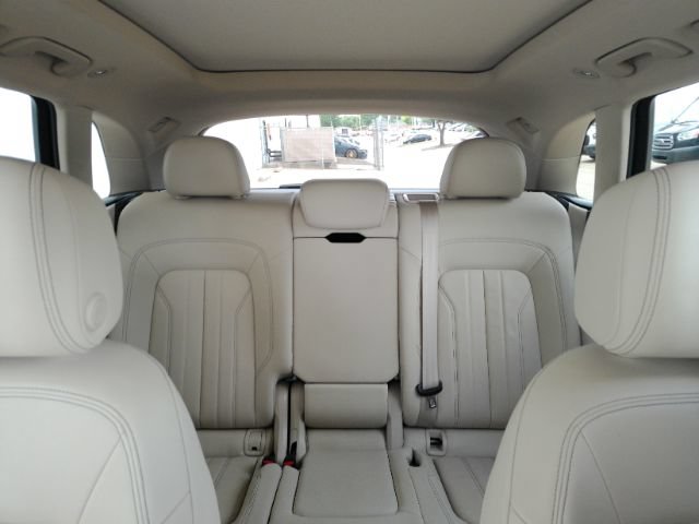 Used 2023 Audi Q5 2.0T Premium w/ Convenience Package AWD/4WD image 36