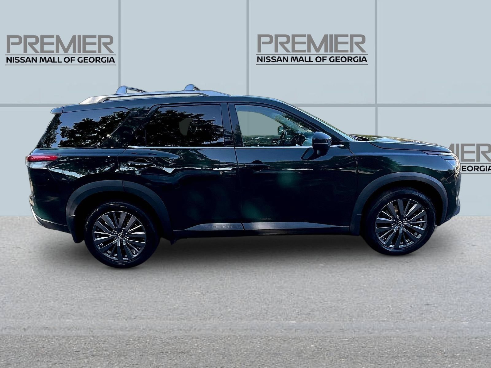Certified 2023 Nissan Pathfinder SL w/ SL Premium Package AWD/4WD image 8