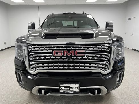Used 2021 GMC Sierra 3500 Denali w/ Denali Black Diamond Edition AWD/4WD image 3