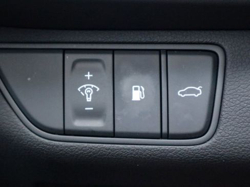 Used 2026 Genesis G70 2.5T image 21