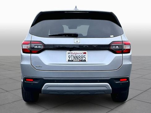 Used 2025 Honda Pilot EX-L image 4