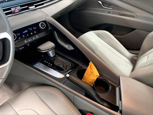 Certified 2025 Hyundai Elantra Sport FWD image 20
