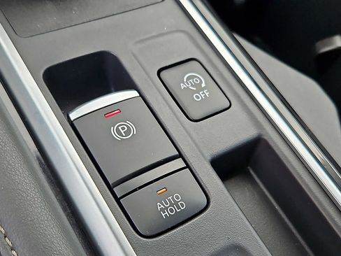 Used 2024 Nissan Pathfinder SV FWD image 27