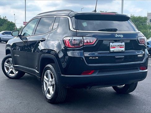Used 2023 Jeep Compass Latitude AWD/4WD image 11