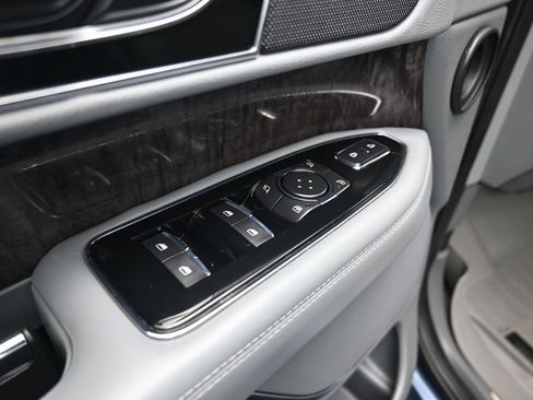 Used 2018 Lincoln Navigator Reserve w/ Technology Package image 13