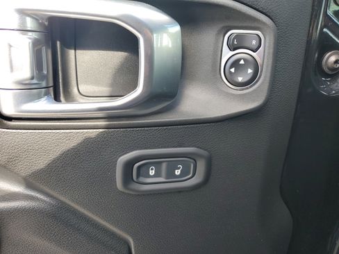 Used 2022 Jeep Wrangler Unlimited Sport AWD/4WD image 24