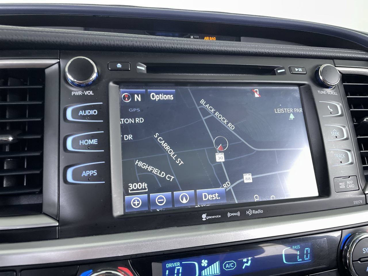 Used 2018 Toyota Highlander XLE AWD/4WD image 16