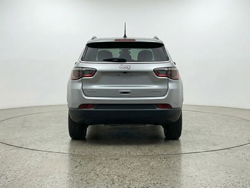 Used 2025 Jeep Compass Limited image 7