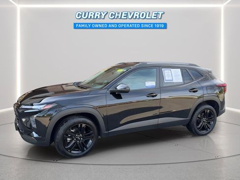 Used 2024 Chevrolet Trax ACTIV w/ Sunroof Package image 7